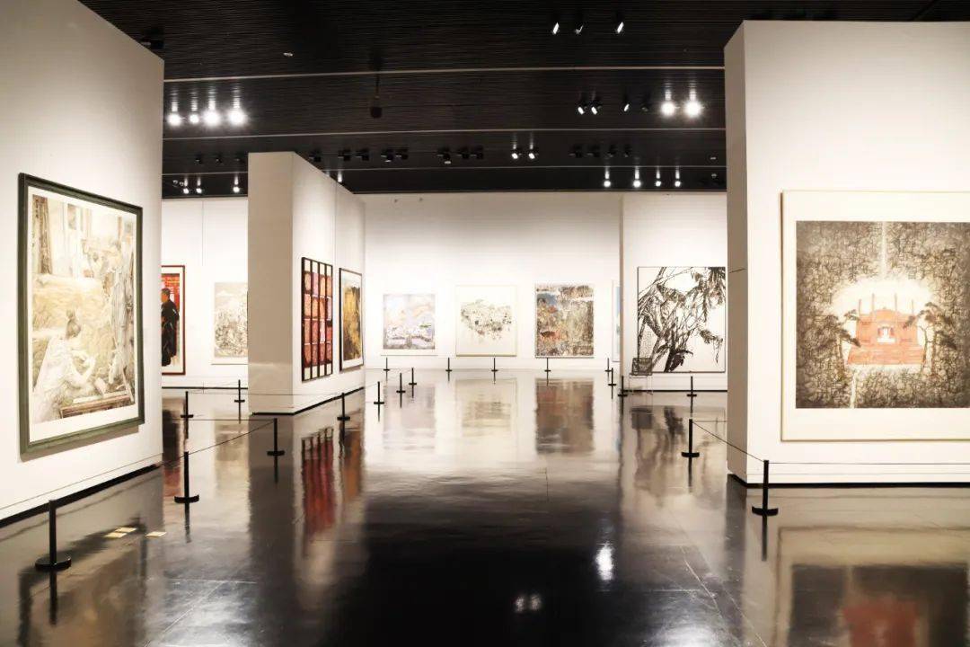 油画作品展第七展厅:特邀作品展三楼环廊:雕塑作品展来源:赣州美术馆