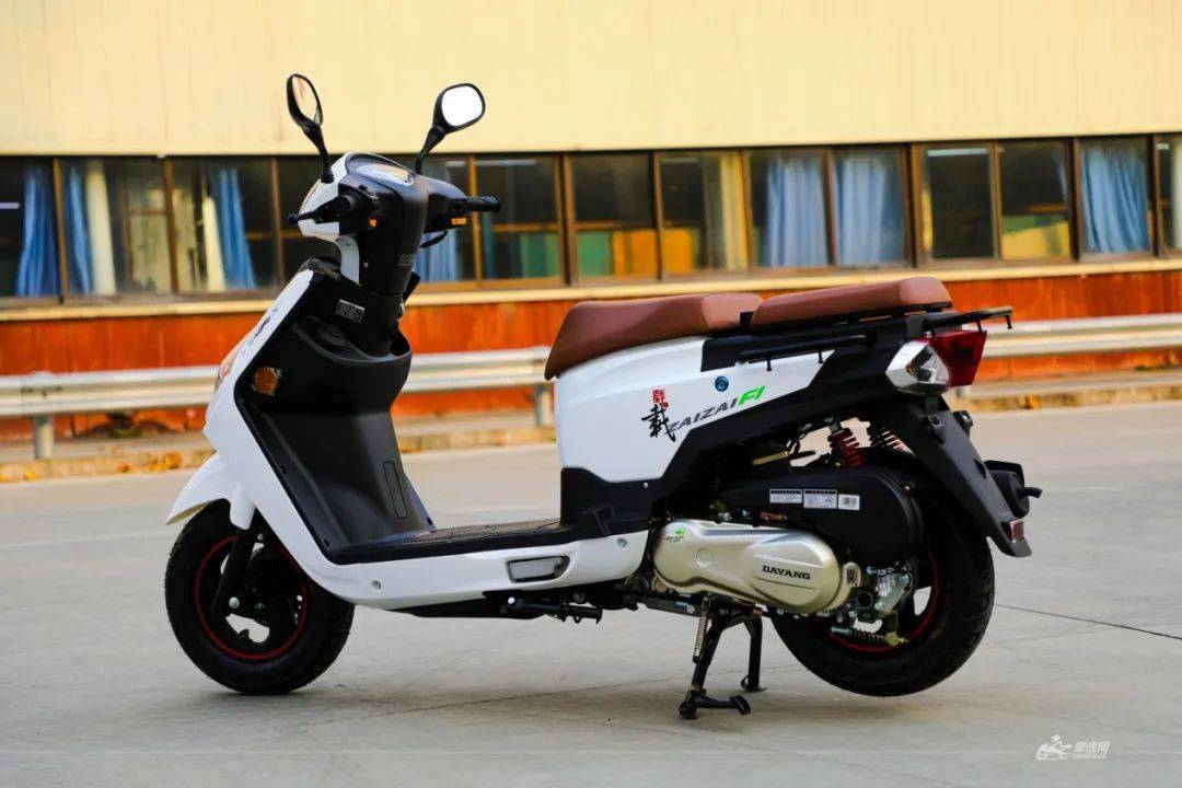 绵羊中的小皮卡大阳载载125评测