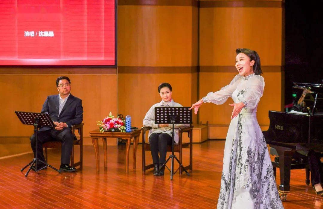 青年歌唱演员陈思里,抒情花腔女高音李贝贝,旅意男中音林子豪,闽江