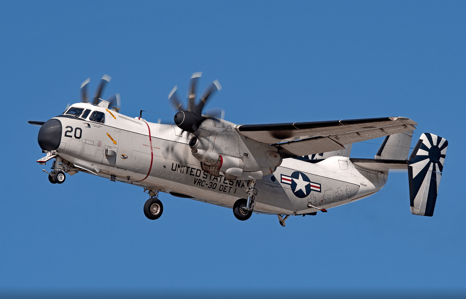 原创c2舰载运输机以e2预警机为基础衍生为航母担负运输重任