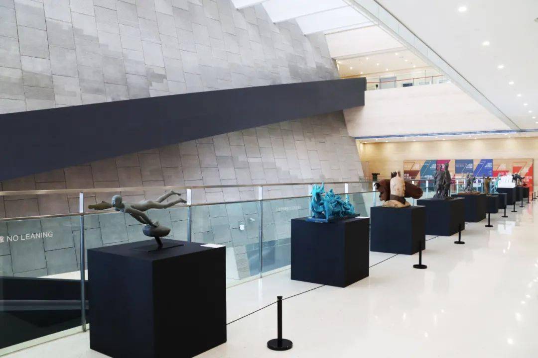 三楼环廊:雕塑作品展来源:赣州美术馆编辑:孙 杰校审:张小妍审核:黄