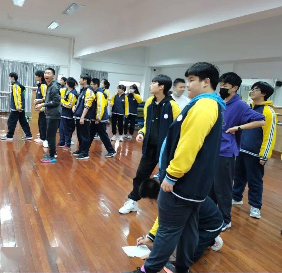奋斗新时代迈进新征程2021年上海市泾南中学高一学生国防教育