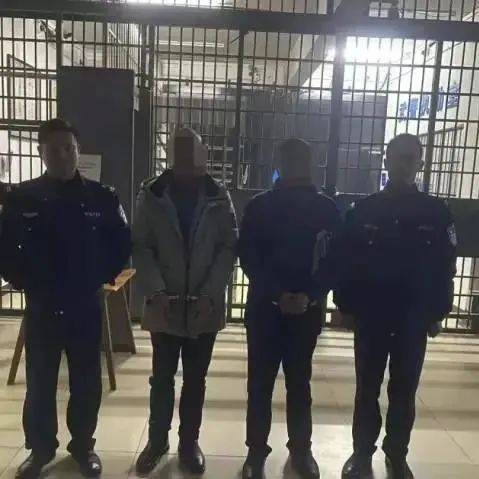 岳阳周某平、邵某林、陈某海、童某被抓获，看看犯了什么事？_君山_退休金_净风