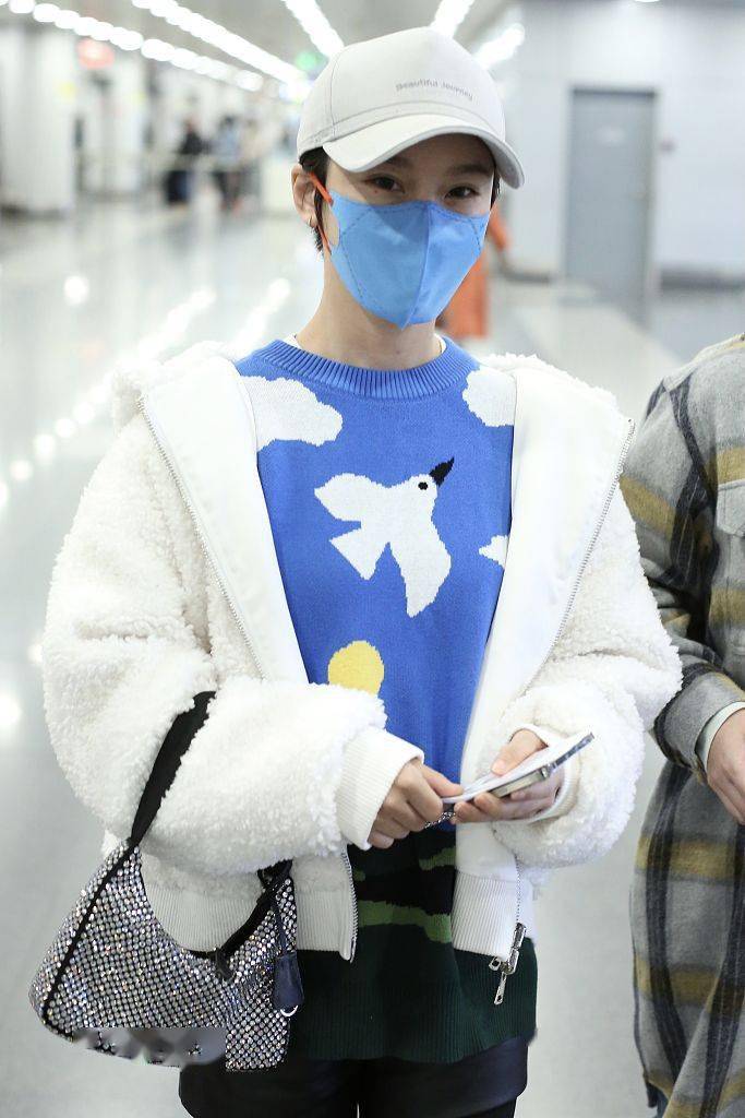 猫咪 圣诞毛衣当然要选卡通印花 将童趣进行到底！