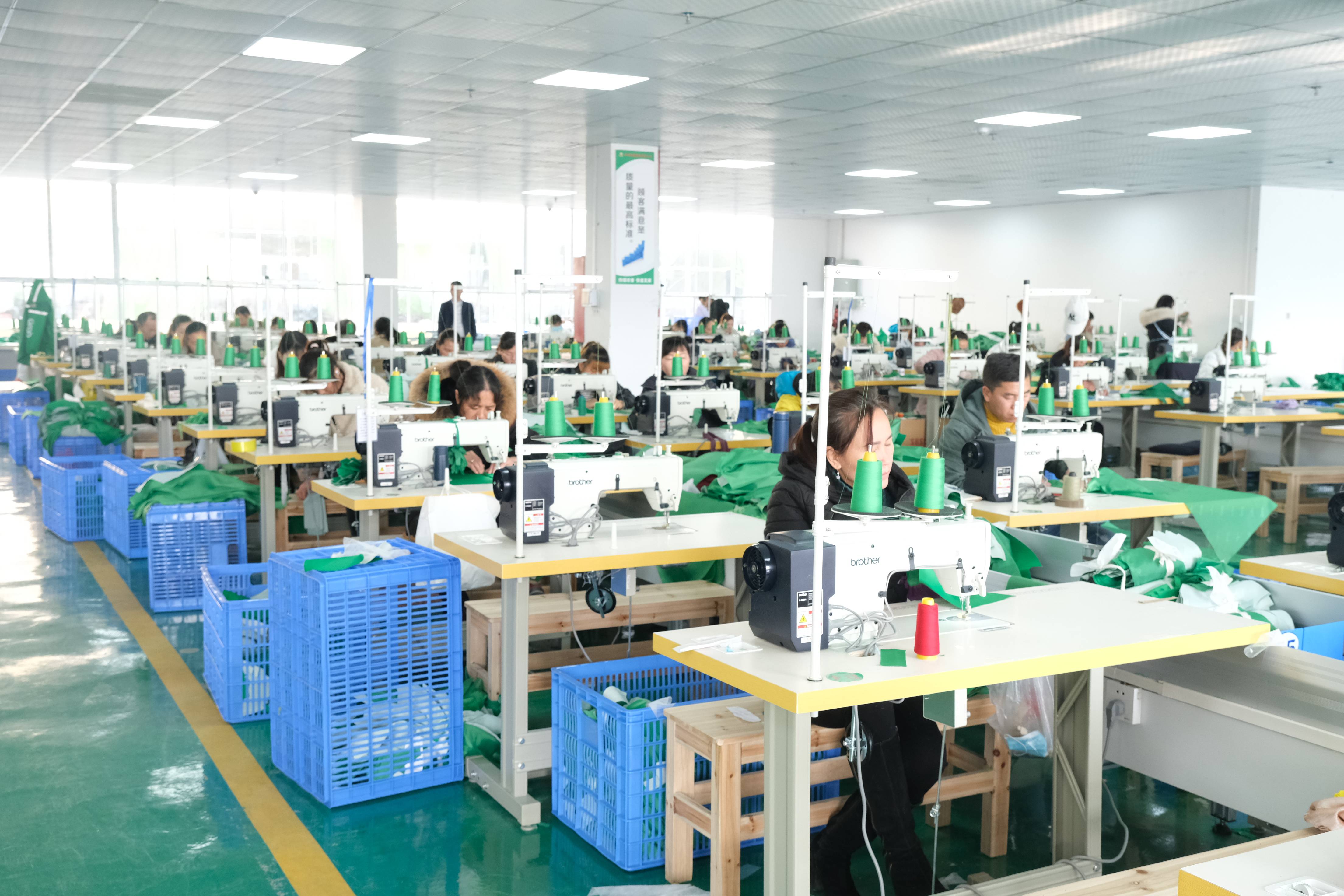 德江引来服装鞋业加工厂群众家门口好就业