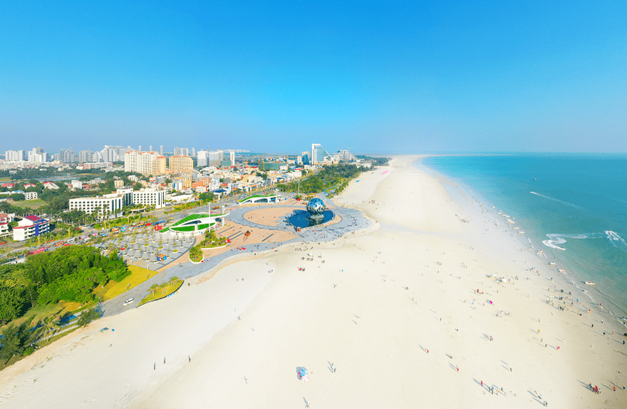 2018年,北海市启动银滩景区改造提升工程,以北海滨海风光,生态资源为