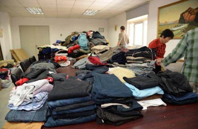 大学生毕业甘愿收废品,短短两周接1000 单_李博文_回收_再生