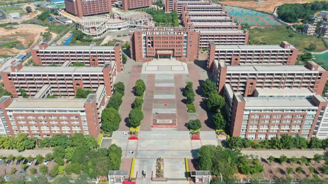 公办广东茂名健康职业学院录取分数学校环境宿舍介绍