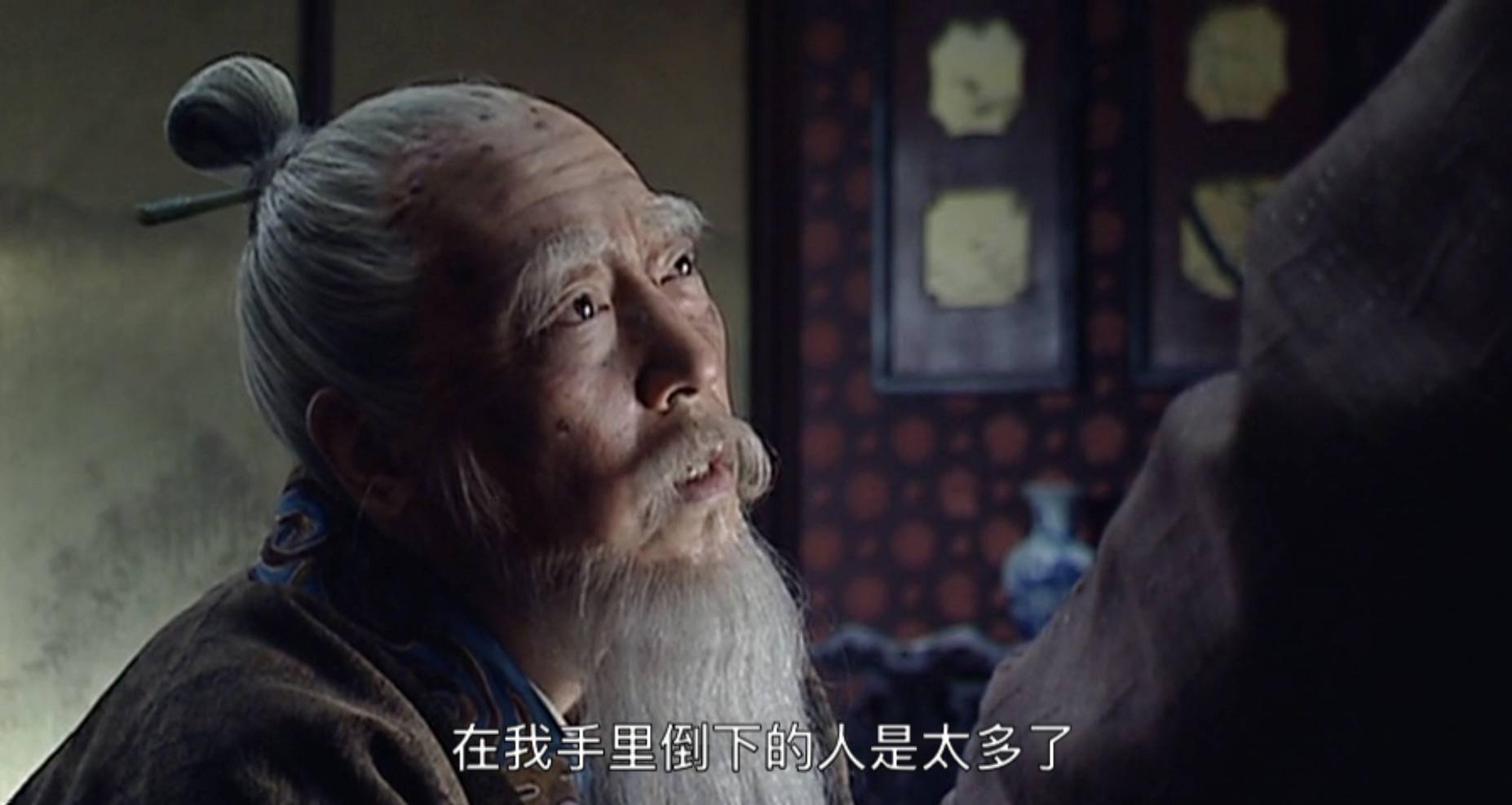 明朝奸臣严嵩盛极一时,在朝廷中风光无限,和皇上嘉靖有着超越君臣的