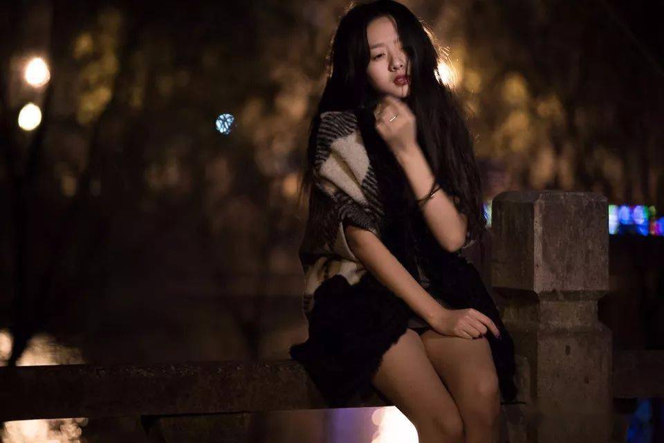 【爱上一个不回家的人】林忆莲伤感情歌(深情次中音萨克斯音乐)_唯美