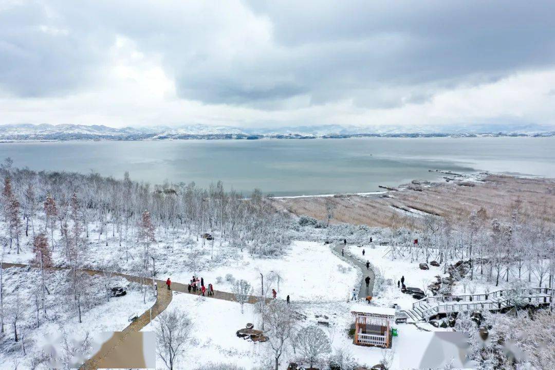 天气预报没有"放鸽子",威宁下雪了!_雪景_毕节市_雨雪