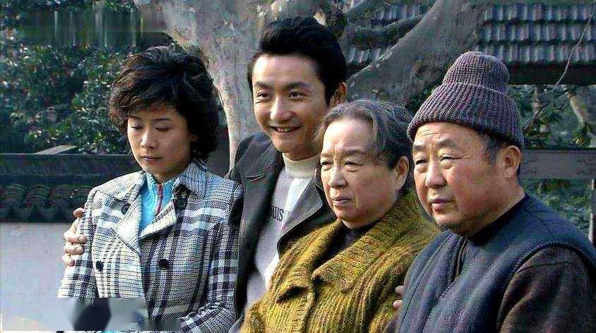 金波气|杨迪妈妈追剧被金波气吃药，涂松岩回应显情商，网友评论亮了