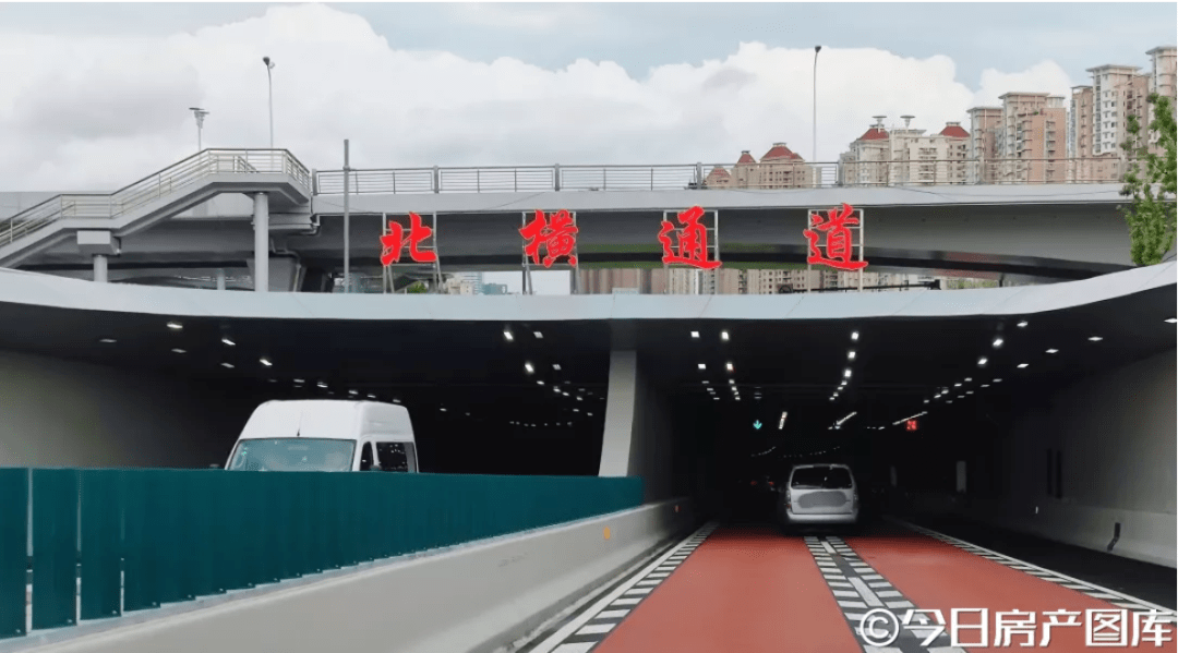 会看到杨树浦纱厂,杨浦区水厂被改造成网红打卡点;会看到江浦路隧道的