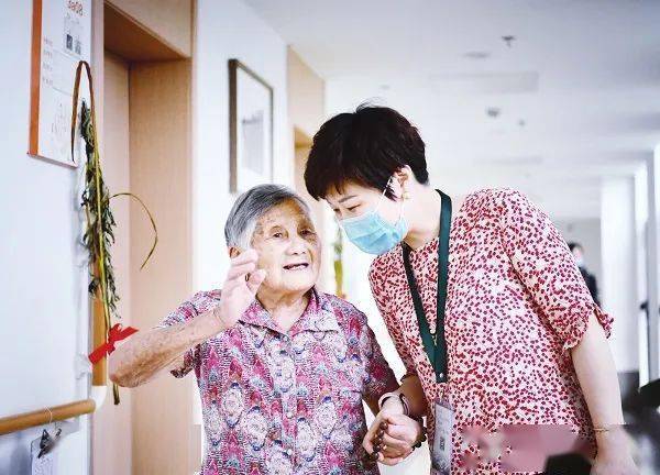 互联网络|年终专稿 | 用心用情赢得老年人这一票