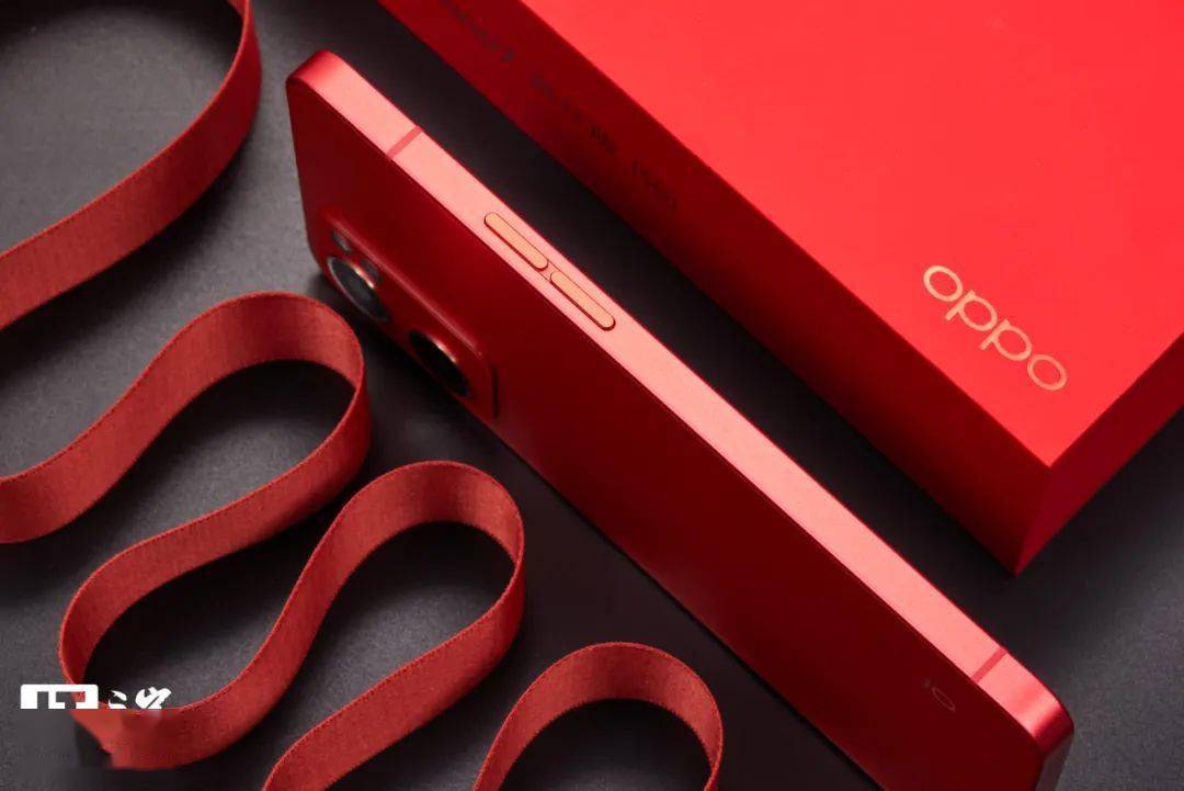 今年最后一款红色手机，过分美丽