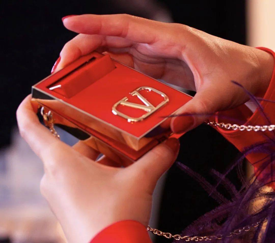 华伦天奴2021超级榜单（一）：年轻人最关注的美妆潮流事件TOP6，你听过几个？