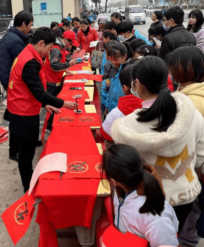 进贤县青岚学校开展文明宣传进社区活动_市民_居民_对联