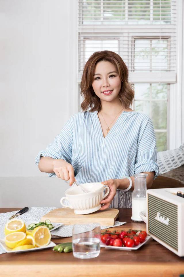 本科北大,英国海归医学硕士,竟变身成了千万粉丝级美食博主_amanda