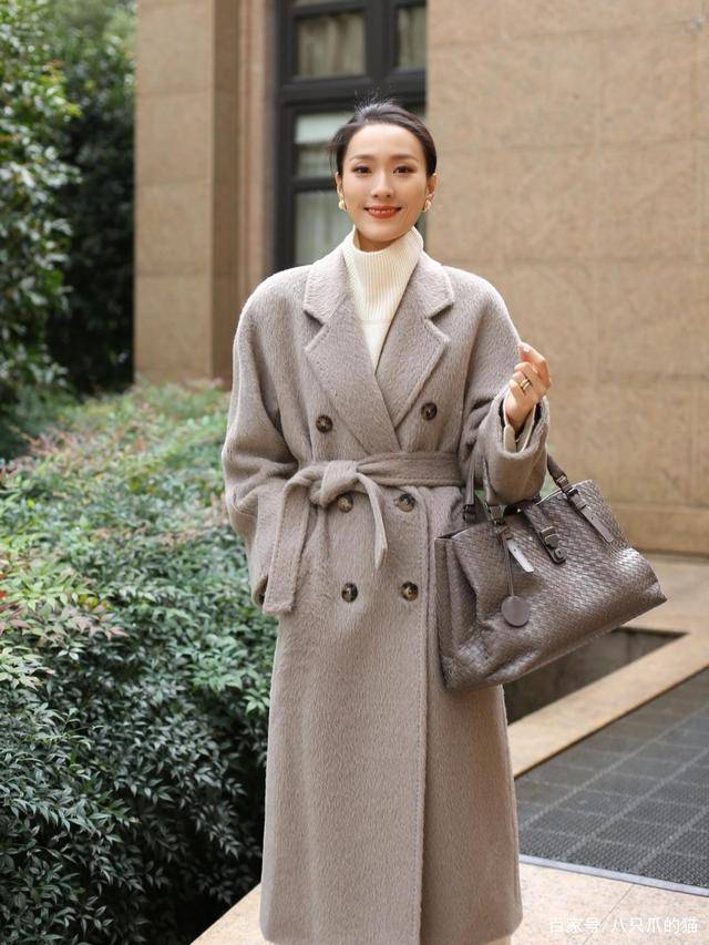 上了年纪的女人别强求少女感,这位36岁博主穿衣气质减龄,值得学_女性