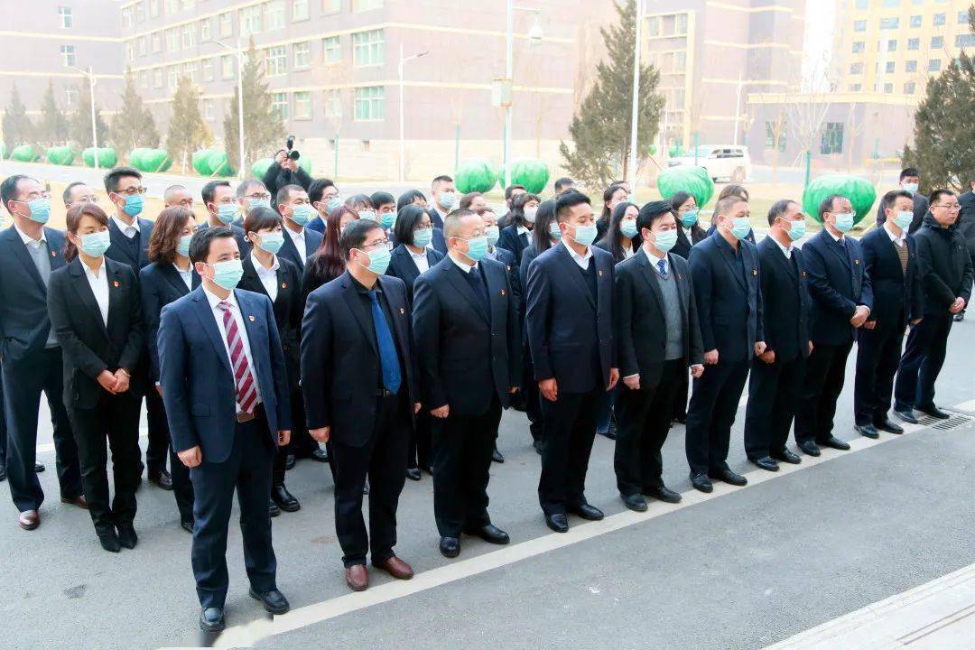 海东市政府举行行政复议办公室揭牌仪式