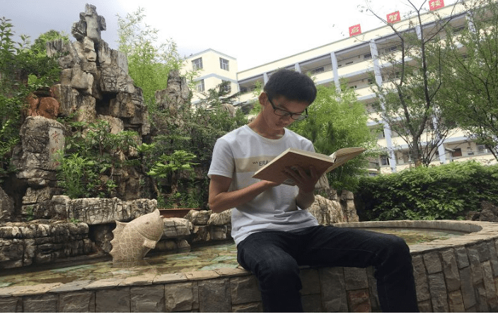 学霸林万东:拿到清华录取通知书时,还在工地搬砖,2年后怎样了_大桃_家庭_妈妈