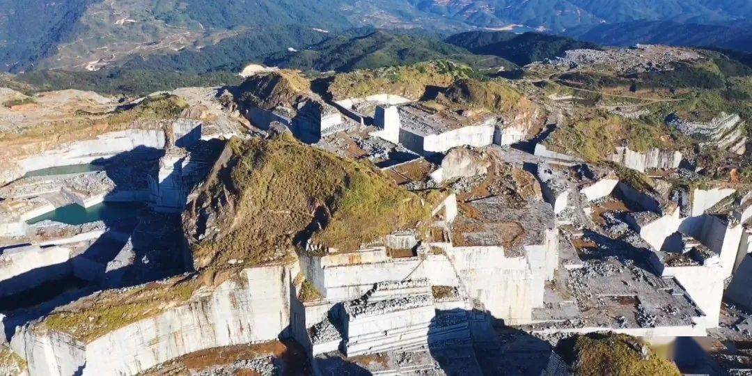 福建最大的石材礦在哪,地底布達拉宮,太震撼了!_礦山_開採_礦區