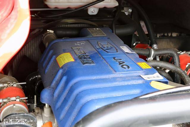 大金牛的发动机采用了云内动力d45tcie1的直列四缸柴油发动机,排量为