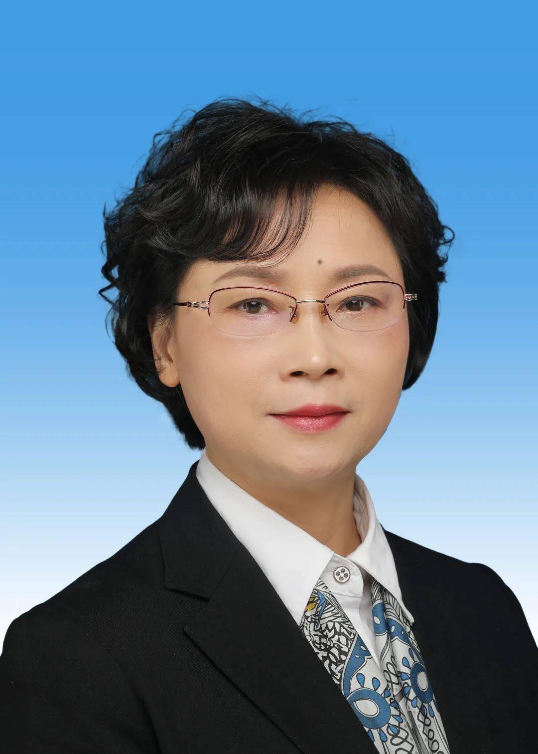 重磅新一届中共重庆市荣昌区委常委会产生卢红当选区委书记