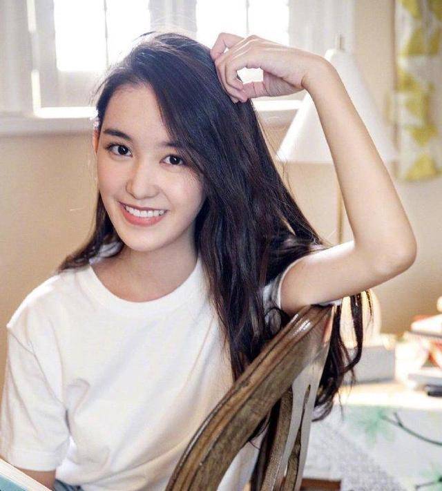 怎么让自己看起来更显气质 adb0e59cada44b5bbbb90d1adfe6a720.jpeg