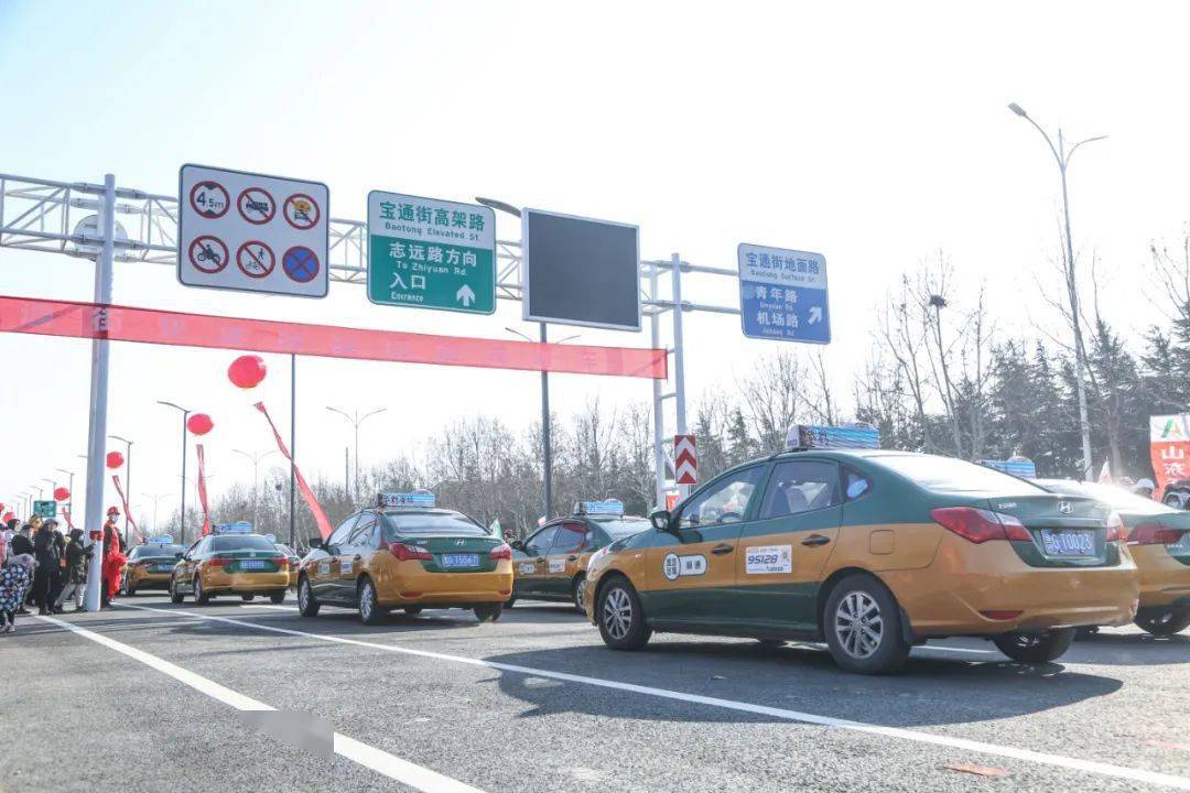 濰坊寶通街快速路正式通車!(航拍 圖)_高架_車輛_市民