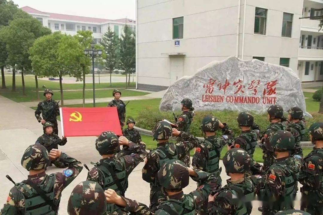 突击队成立10周年纪念日,解放军空降兵部队推出mv《雷神出击》庆祝