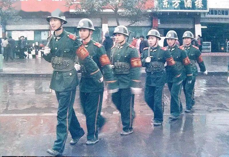 九十年代武警士兵图片图片