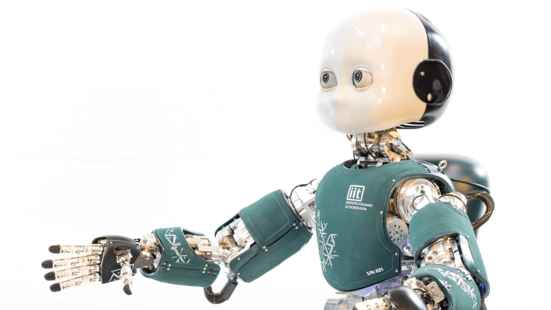 机器人频道现实版铁臂阿童木全球首个类人飞行机器人兼具视觉听觉和