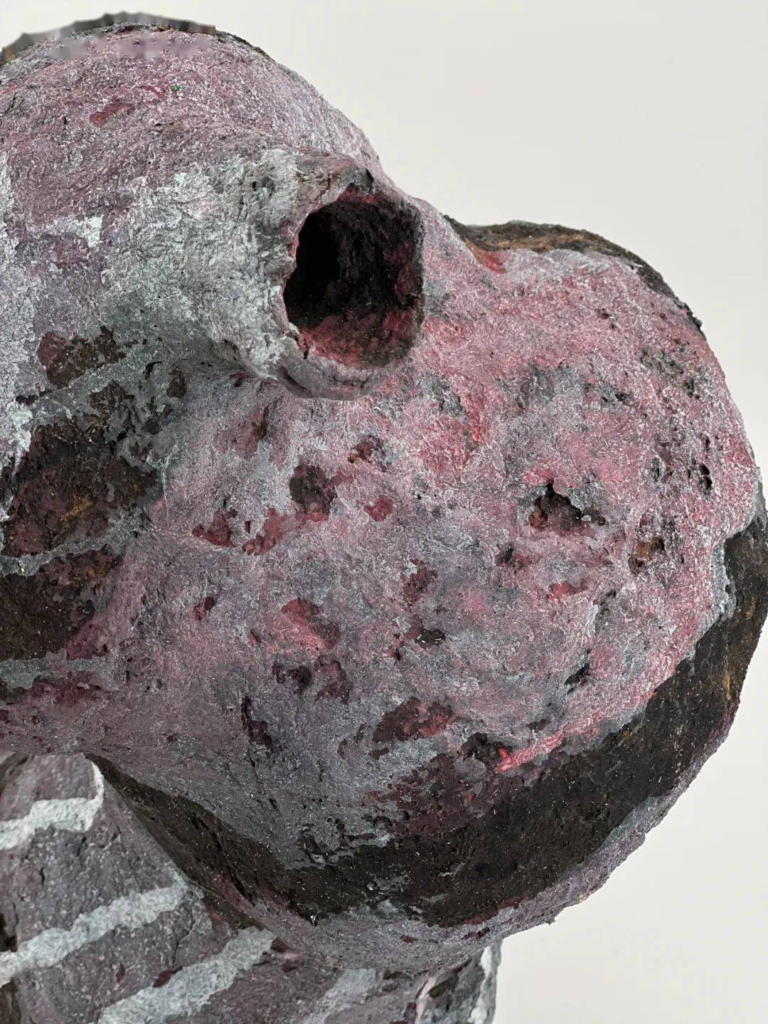 则可能是来自柬埔寨的一种舞蹈形式;小丑 45x16x51cm 2020年有一些