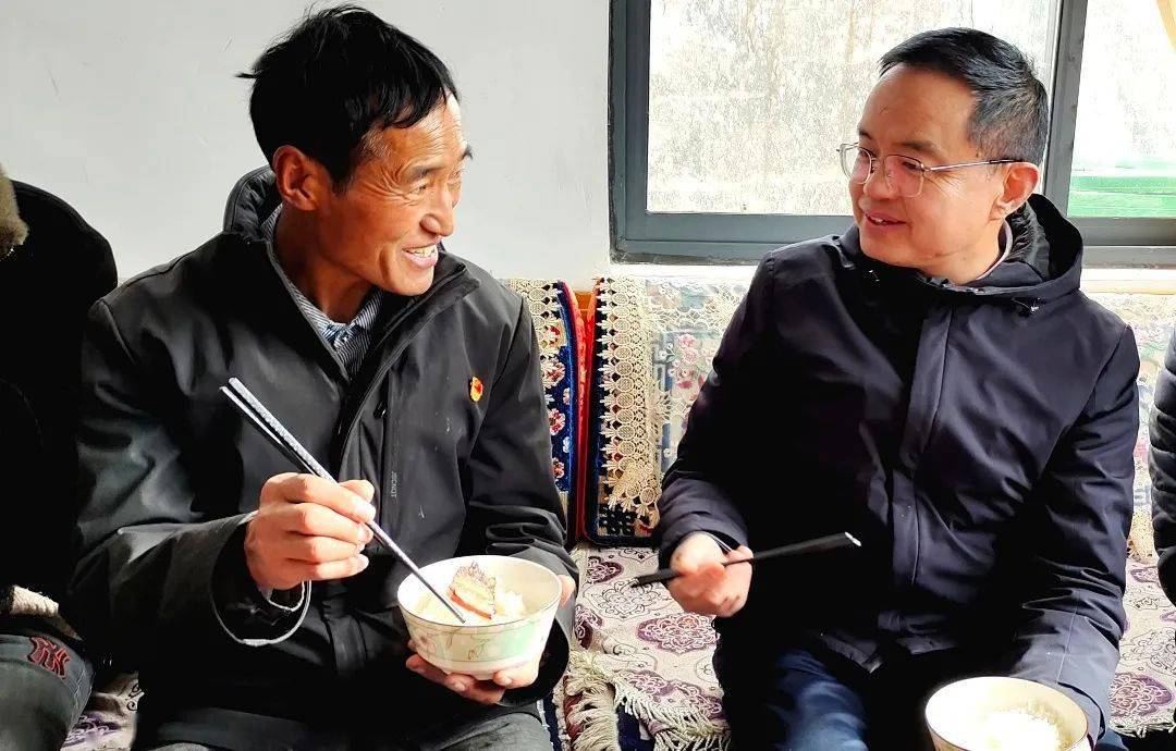 魏万能深入基层一线 看望慰问困难群众及干部职工_巴达乡_生活_丁青县