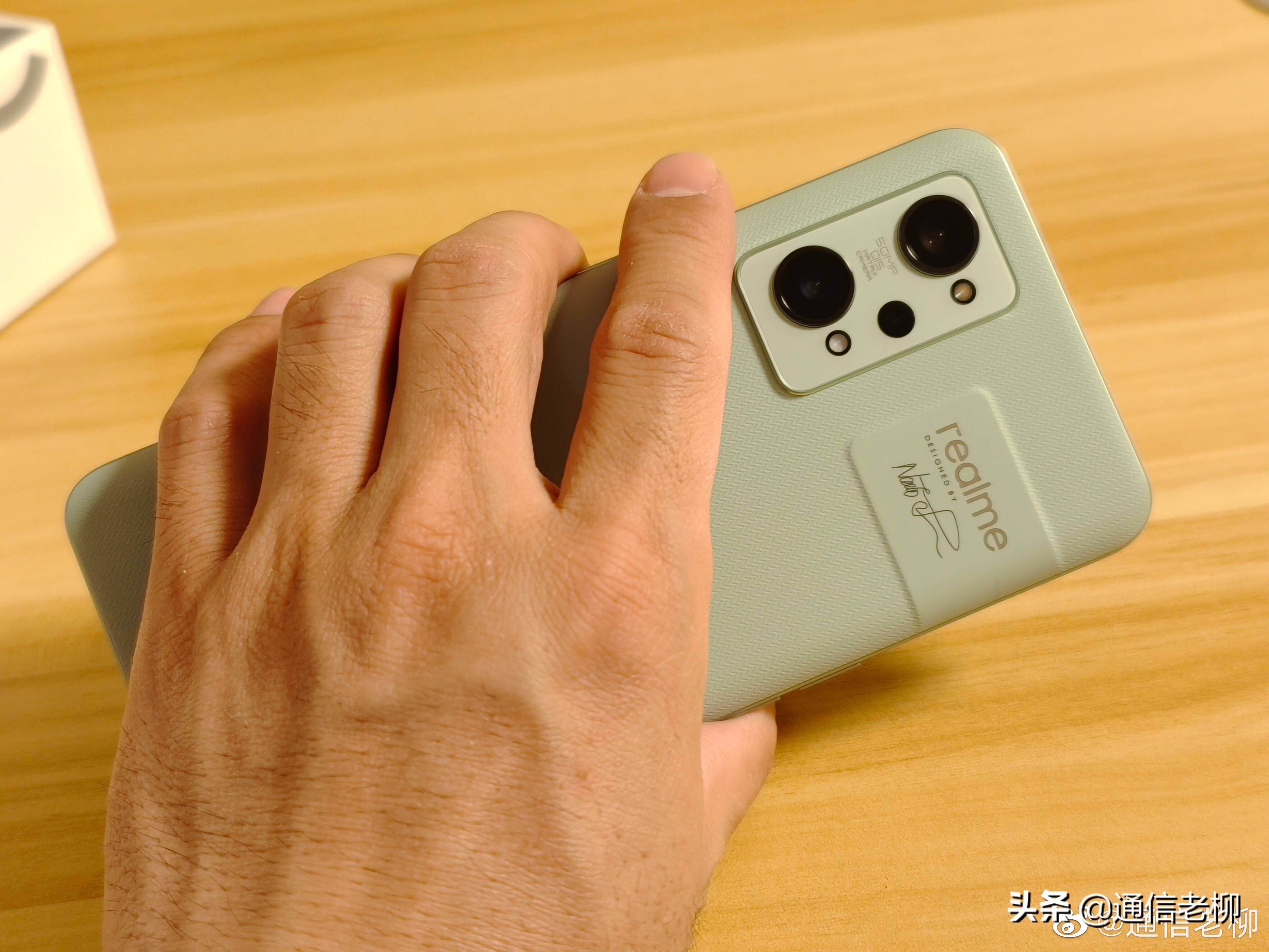 realme|真我GT2首评：性能和设计彰显“大师”风范，续航最强888直屏旗舰
