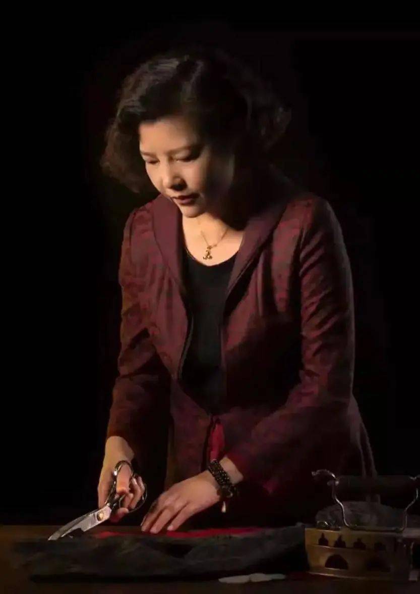 韵味芳华西子女红百年传承展走进浙理工