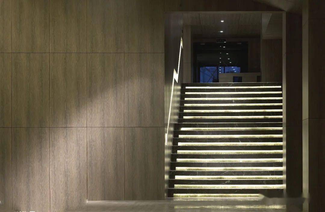 三套大理石别墅实拍,楼梯就是一道风景线- 欢迎投稿 -接受石材,善计