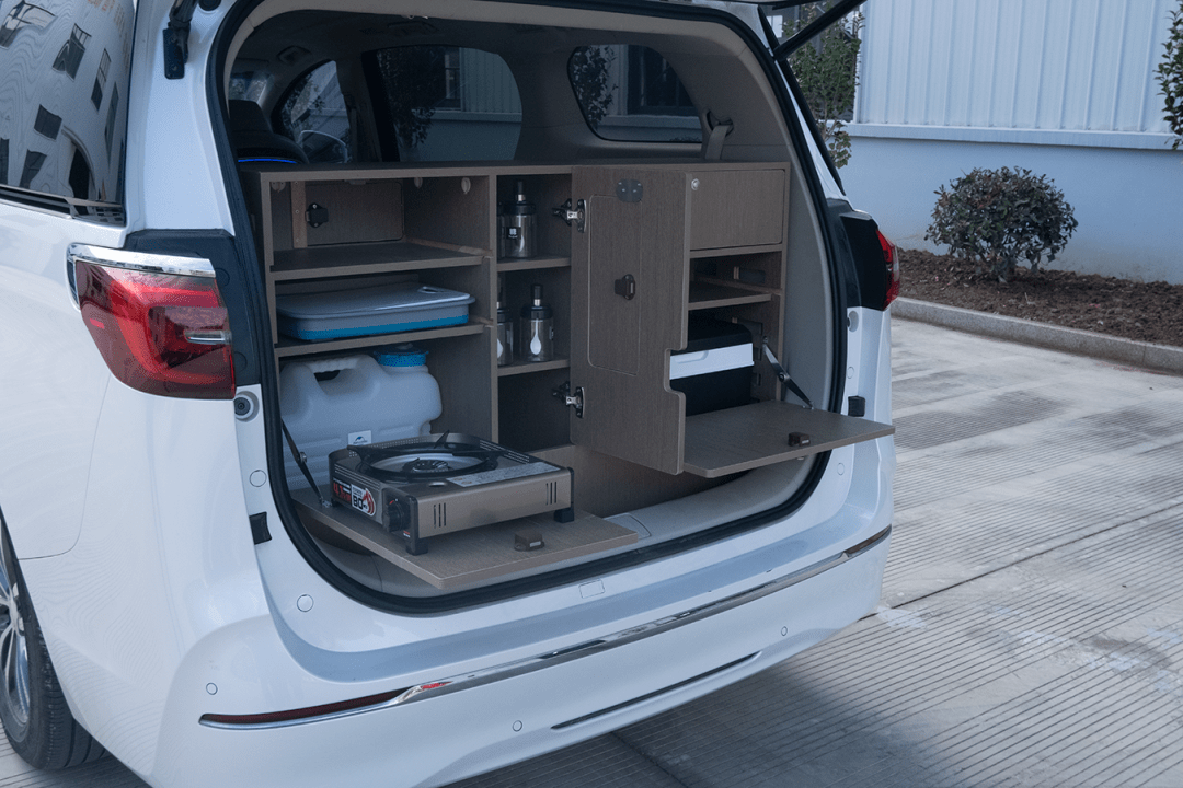 改装分享i别克gl8床车改装商务车也能拥有房车般的舒爽