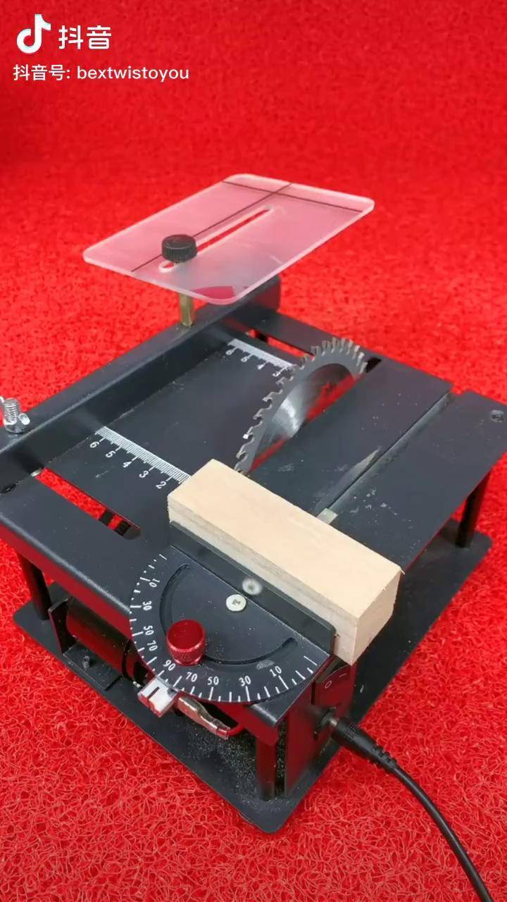 木工小台锯,做鸟笼,切木条,竹片都非常方便!