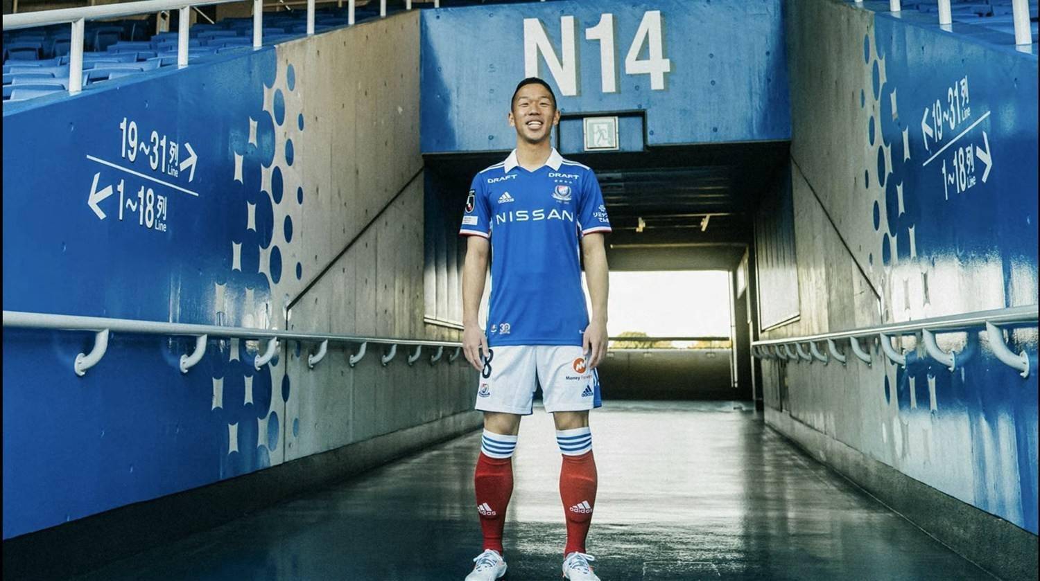 横滨f·水手发布2022赛季主客场球衣_白色_图案_徽章