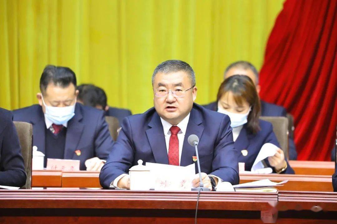 阿拉善右旗第十三届人民代表大会第一次会议开幕
