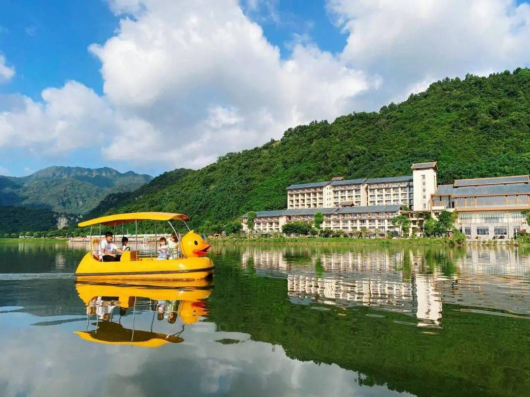 9元抢购宝晶宫天鹅湖游船门票,含景区大门票~赏广东醉美油菜花,探秘