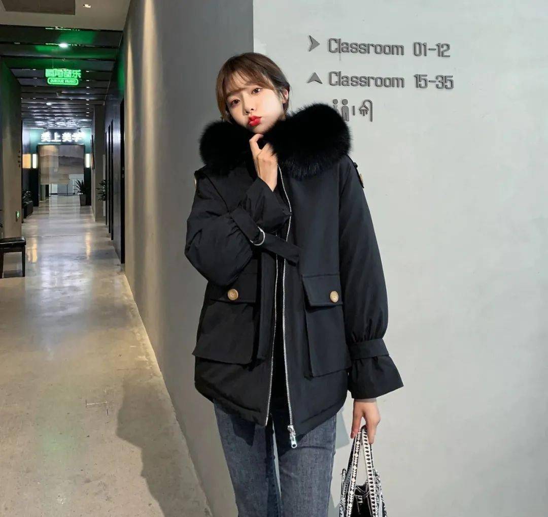 派克服暖和还是羽绒服暖 e105cad26ca44b7889702b2141b1a221.jpeg