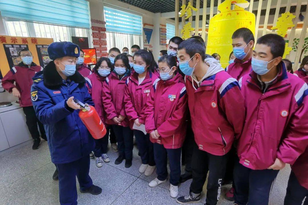 石河子市消防宣传员进校园 上好消防安全教育课_知识_师生_火灾