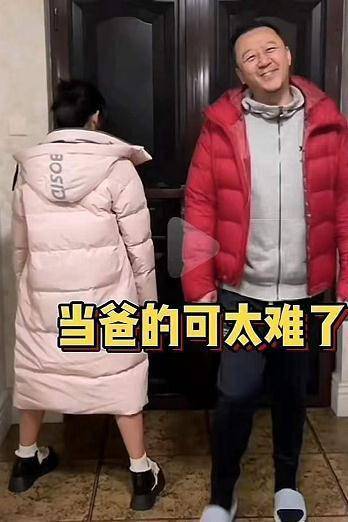 巨人郭涛10岁女儿身高到爸爸肩膀，14岁儿子石头身高超180，魁梧似巨人