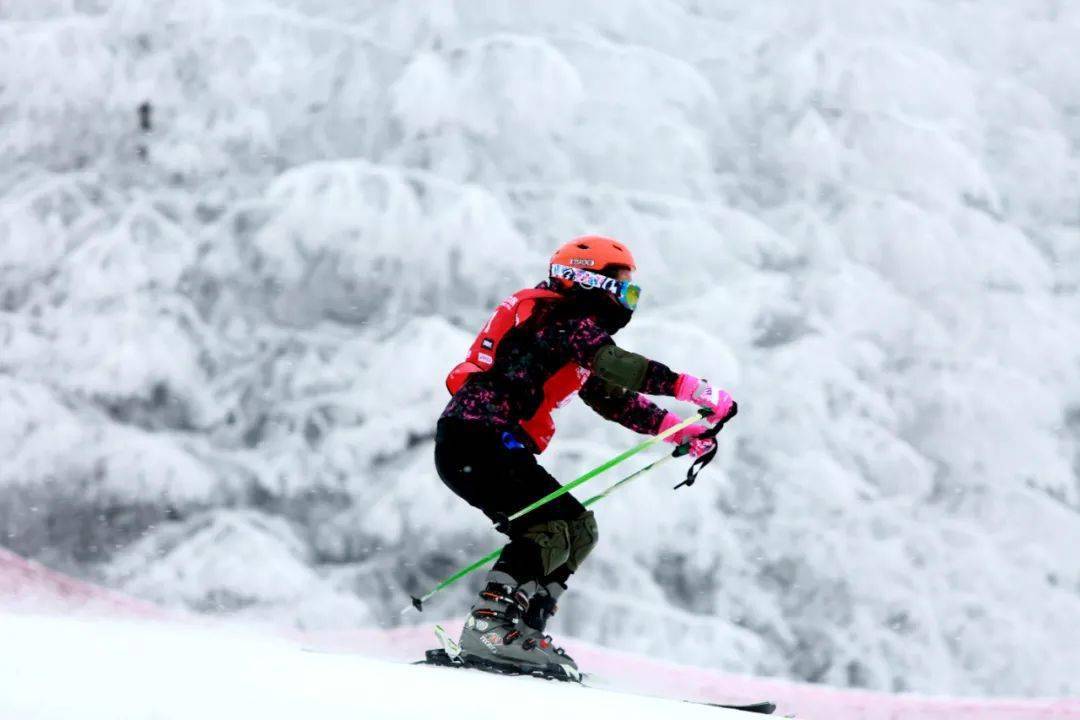 伏羲山滑雪图片