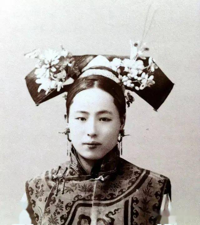 换个人谈谈两把头的穗子 | 古装谣言粉碎机_服饰_福晋_清代