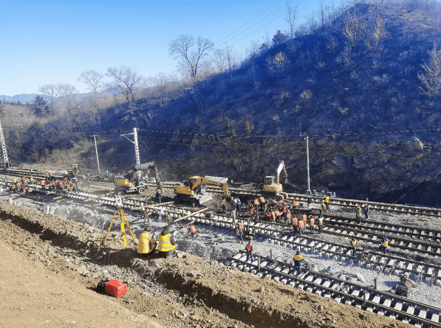 锡林郭勒盟进京货运新通道虎丰一期铁路开通