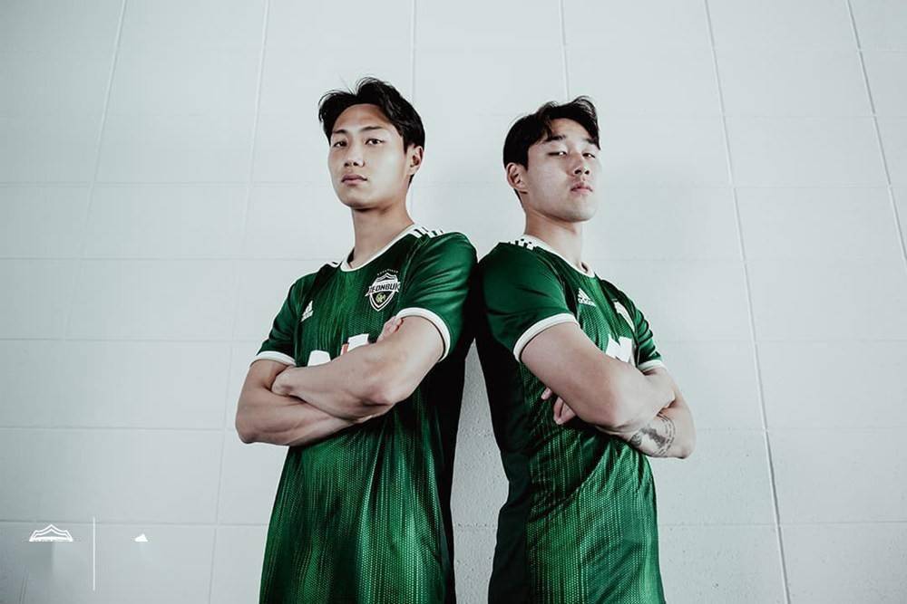 阿迪达斯发布全北现代汽车2022赛季主场球衣